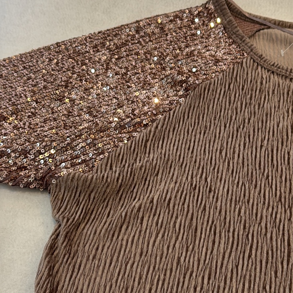 Cable & Gauge Rose Gold Sequin Short Sleeve Top Women's Small NWOT - Picture 7 of 8